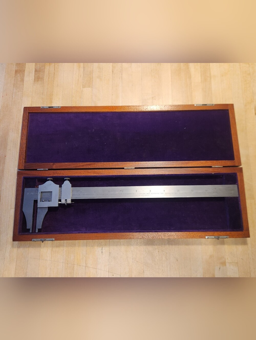 Vintage Brown & Sharpe 12” Vernier Caliper Model 570 w/Original Wood Box